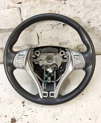 Nissan Pulsar Steering wheel 34220770B 170314183 484303ZL2C