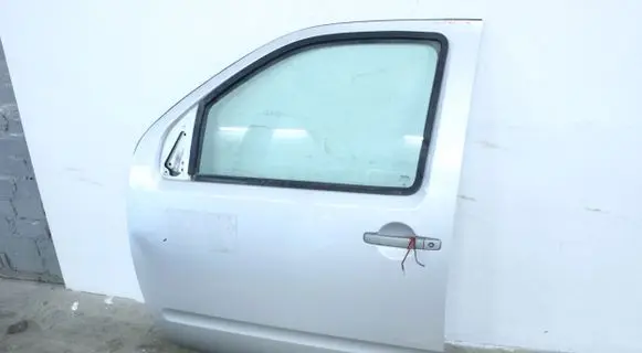 Nissan Navara D40 Front door