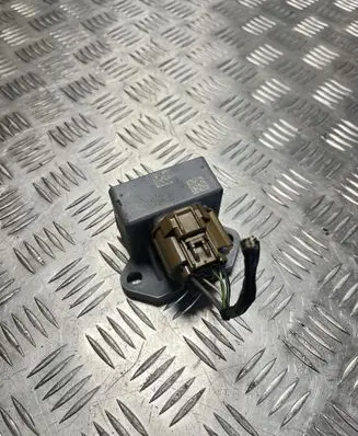 Ford Edge II Fuel pump relay DG21014