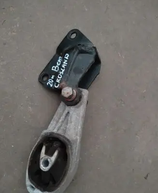Opel Crossland X Engine mount bracket 9802483780