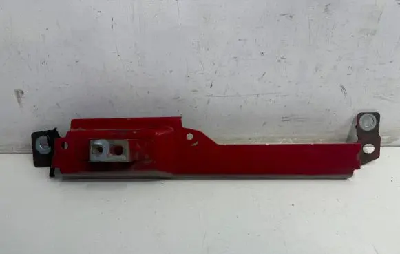 Volvo XC60 Fender mounting bracket 31424581