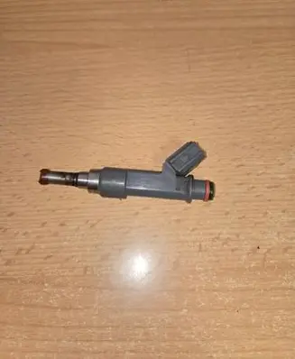 Toyota Prius (XW50) Fuel injector 2325037080