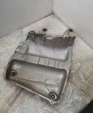 Volkswagen PASSAT B7 USA Exhaust heat shield 561825701