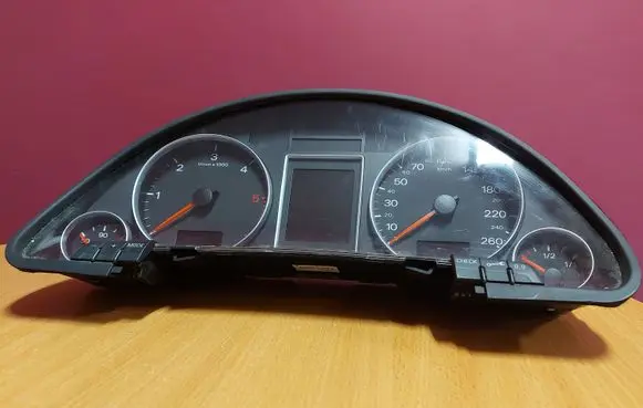 Audi A4 S4 B7 8E 8H Speedometer (instrument cluster) 8E0920932