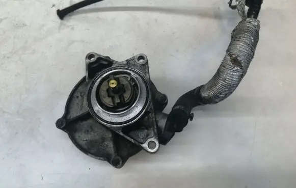 Audi A6 S6 C5 4B Vacuum pump 72260807A 101T087168