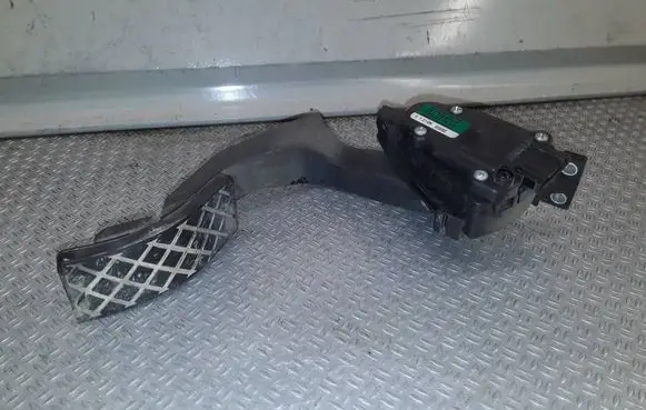 Audi A8 S8 D3 4E Accelerator throttle pedal 4E1723523H