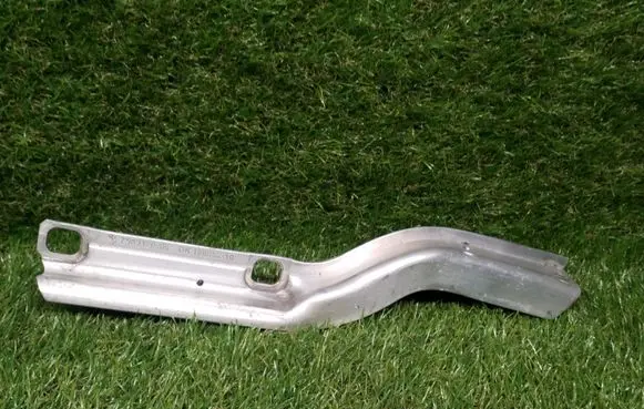 BMW 5 F10 F11 Radiator mount bracket 7583120