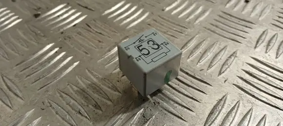 Volkswagen PASSAT B7 Other relay 141951253B