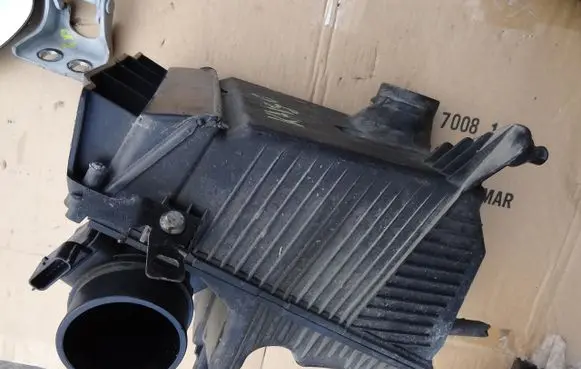 Renault Kangoo II Air filter box 8200788196
