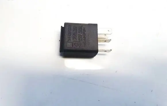 Opel Astra H Other relay 24435922