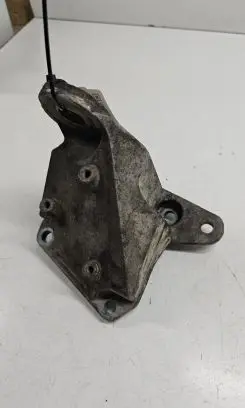 Audi A6 S6 C5 4B Gearbox mounting bracket 8D0399114