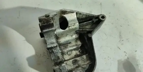 BMW 1 E81 E87 Power steering pump mounting bracket 779445501 120868 7692974546
