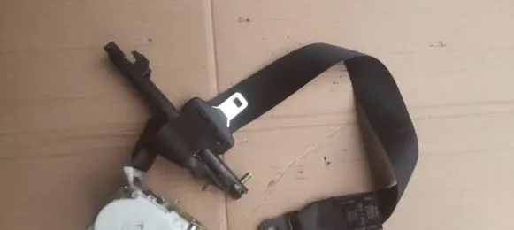 Ford Focus Front seatbelt