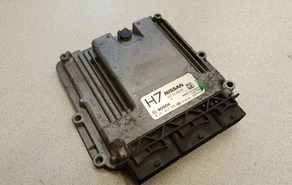 Nissan Qashqai Engine control unit/module 23710BB58E 1039S54828 0281019035