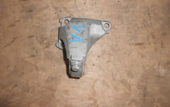 Renault Trafic III (X82) Driveshaft support bearing bracket 8200452283A