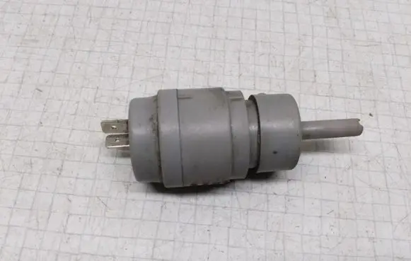 Audi 80 90 B3 Windscreen/windshield washer pump 431955651