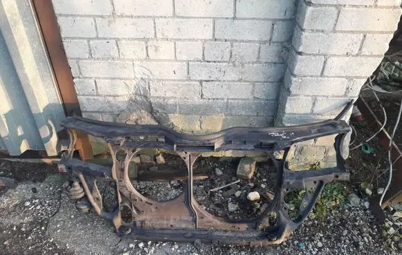 Volkswagen PASSAT B5 Radiator support slam panel