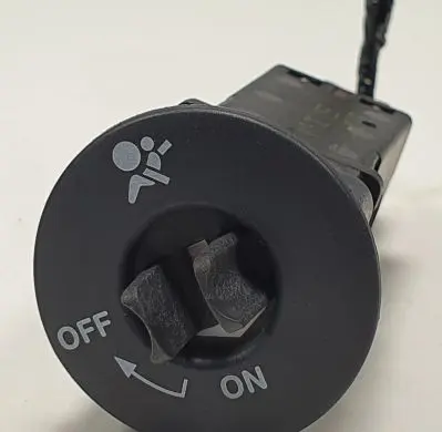 Infiniti FX Passenger airbag on/off switch 