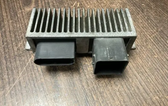 Renault Master III Glow plug pre-heat relay 8200558438