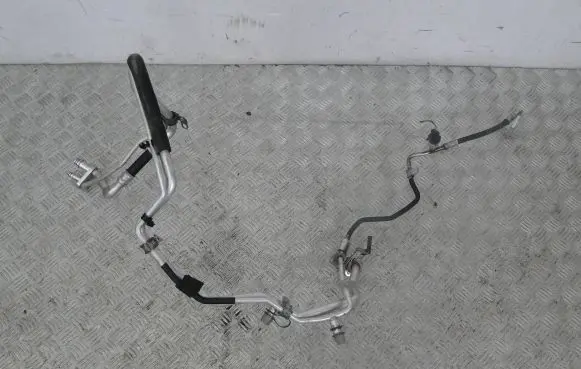 Jaguar F-Pace Air conditioning (A/C) pipe/hose