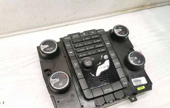 Volvo V60 Climate control unit 30795271 M4262400061 11W26E03