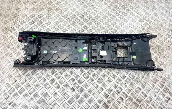 Other center console (tunnel) element
