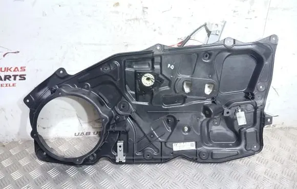 Front window lifting mechanism without motor