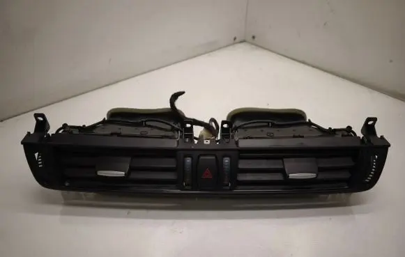 BMW X5 F15 Dash center air vent grill 92526480