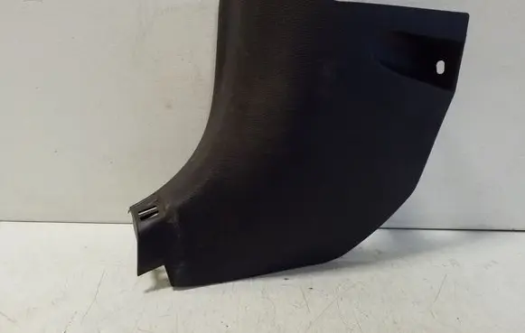 Foot area side trim