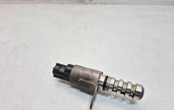 Nissan Rogue Camshaft vanos timing valve 8B21N153