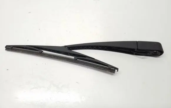 Rear wiper blade arm