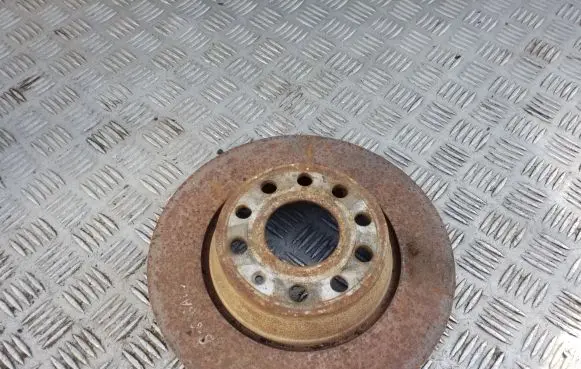 Volkswagen PASSAT B6 Rear brake disc