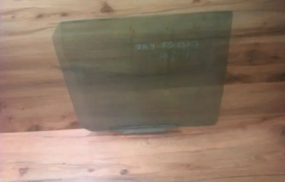 Ford Escort Rear door window glass 