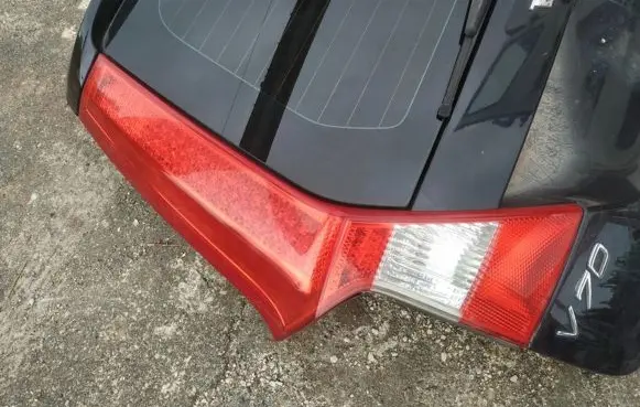 Volvo V70 Tailgate rear/tail lights
