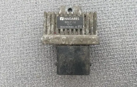 Renault Laguna III Glow plug pre-heat relay 9640469680A