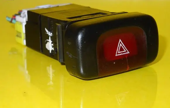 Nissan Primera Hazard light switch