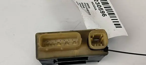 Peugeot 5008 II Central body control module 87635E