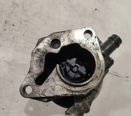 Renault Megane II Vacuum pump 8200577807