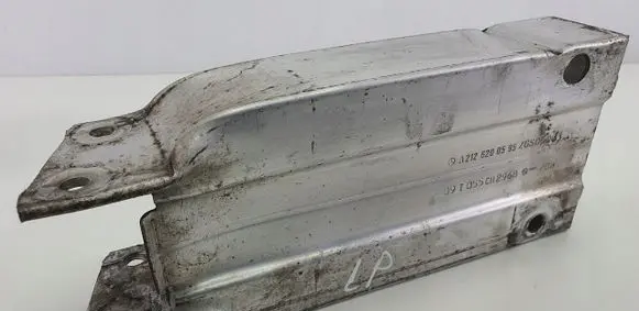Mercedes-Benz E W212 Front bumper shock/impact absorber A2126200595
