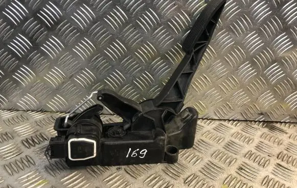 Mercedes-Benz A W169 Accelerator throttle pedal 1693000204