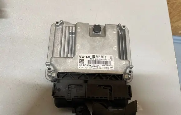 Skoda Octavia Mk4 Engine control unit/module 05E907309D 0261S21825