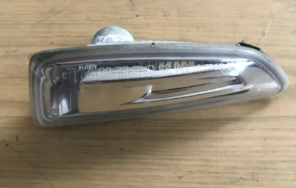 Opel Zafira C Front fender indicator light 13491088