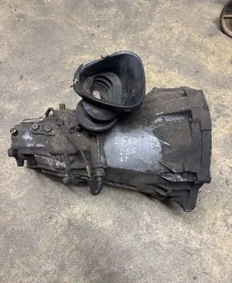Volkswagen II LT Manual 5 speed gearbox 711603
