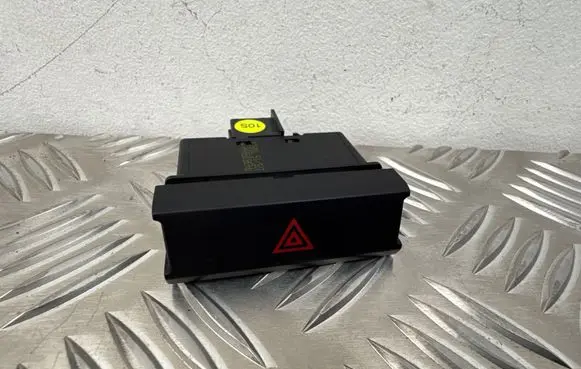 Volkswagen Touareg II Hazard light switch 7P6953509B