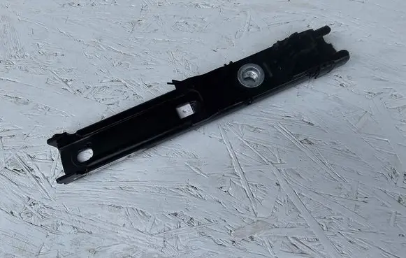 Peugeot 3008 II Seat belt adjustment rail 9813550780