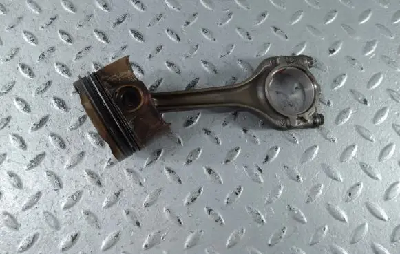 Skoda Fabia Mk4 (6VA) Piston with connecting rod 05C107065A 05C198401A