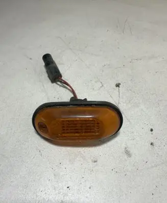 Hyundai Galloper Front fender indicator light