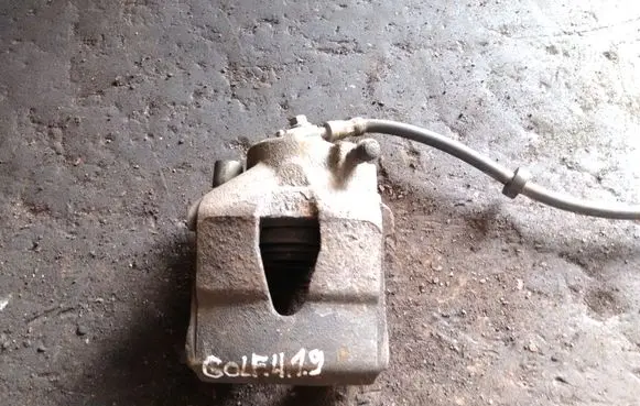 Front brake caliper