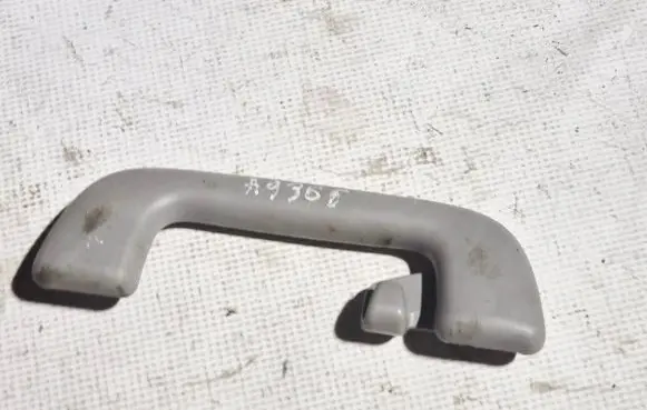 Toyota Yaris Rear interior roof grab handle l1020373