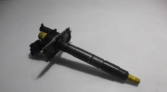 Audi A6 S6 C6 4F Fuel injector 